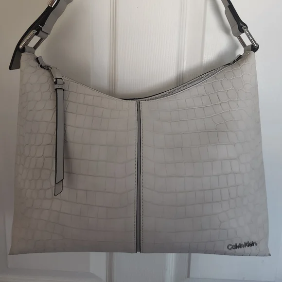Calvin Klein NWOT Max Top Zip Hobo Shoulder Bag